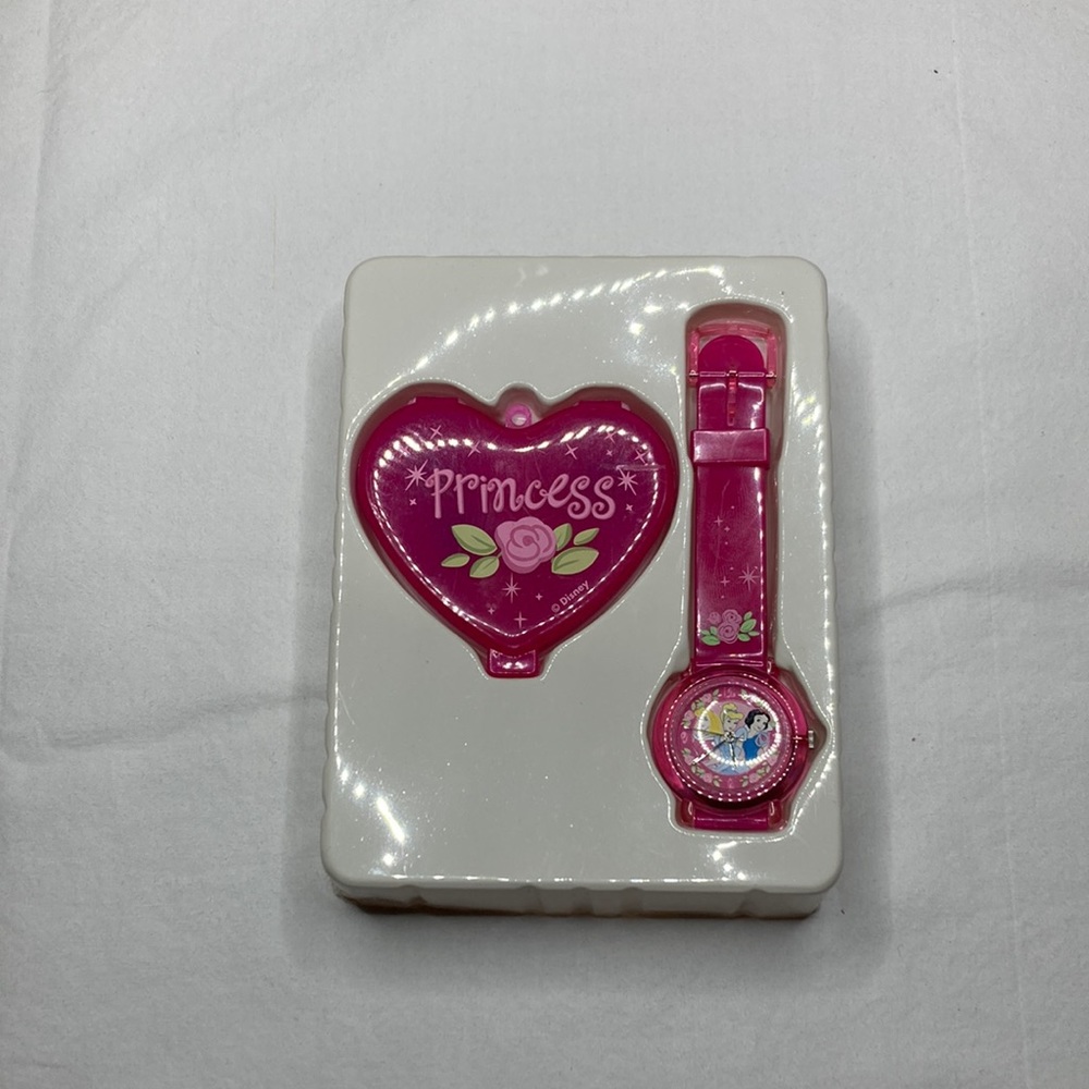 Cinderella watch with keychain from Avon and quartz #56